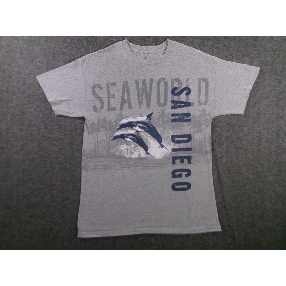 SeaWorld Shirt Men Medium Grey Dolphin Travel Summer Tourist Coastal San Diego